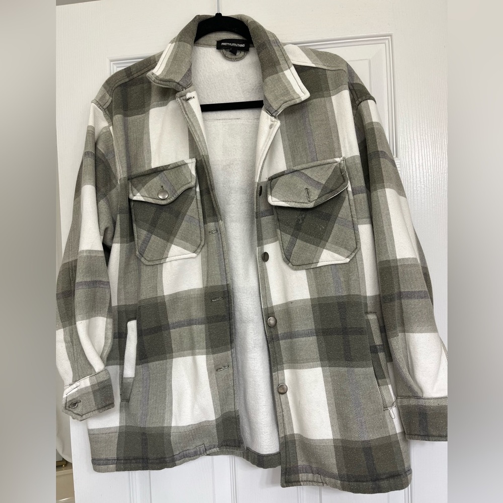Plaid Button-Up Jacket in Green and White